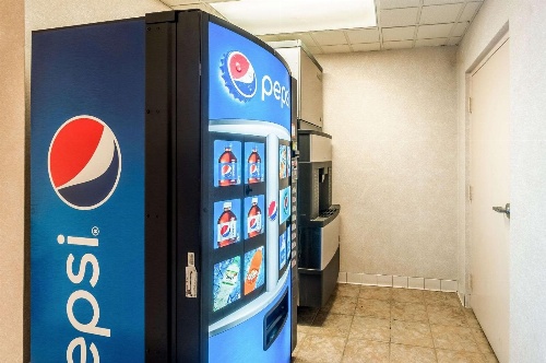 Econo Lodge Inn & Suites Middletown image 2